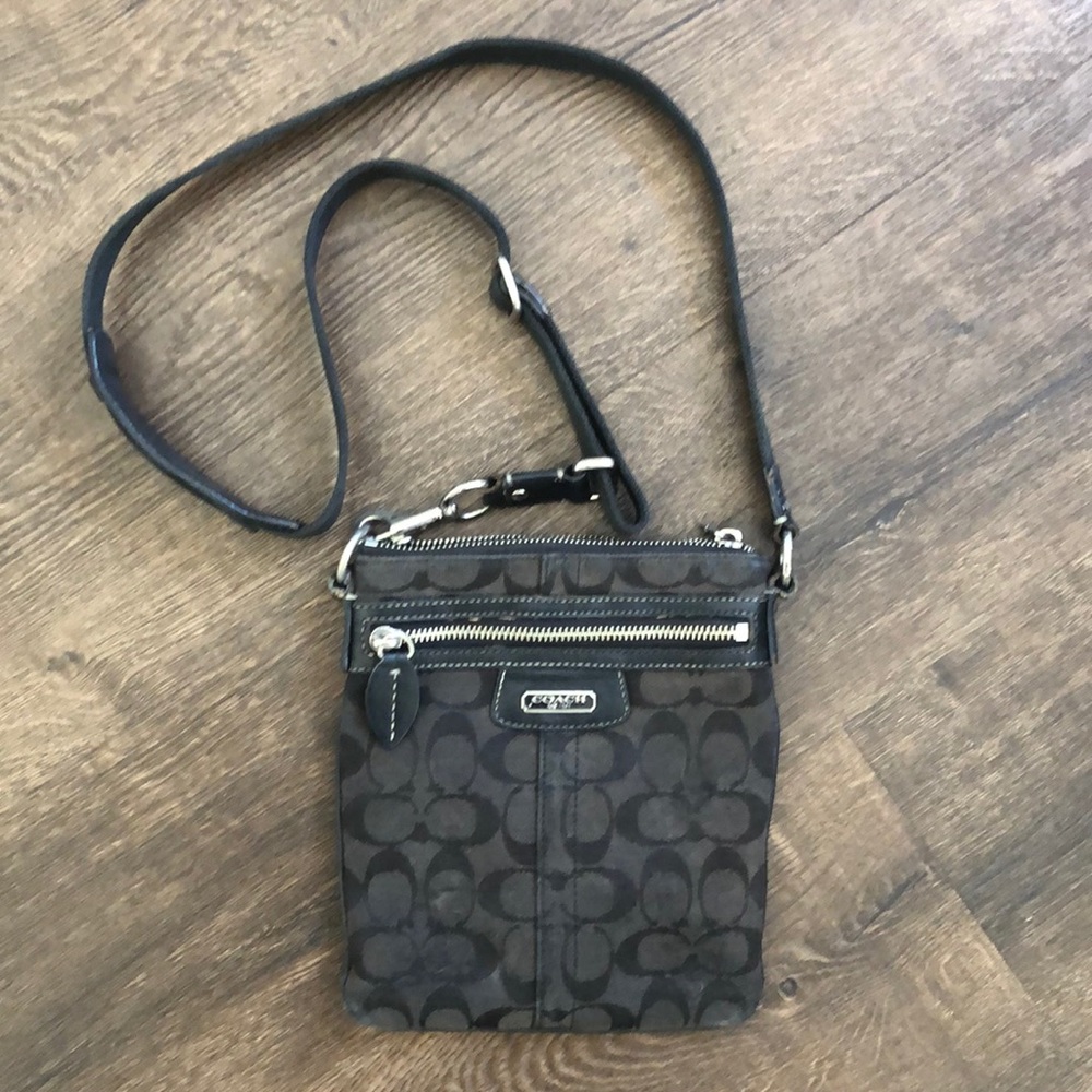 Authentic Coach “Penelope” Swingpack crossbody